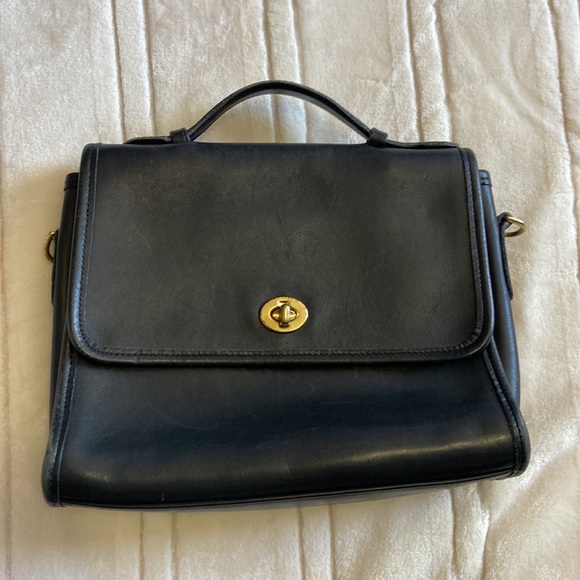 Coach Handbags - Vintage Coach crossbody bag
